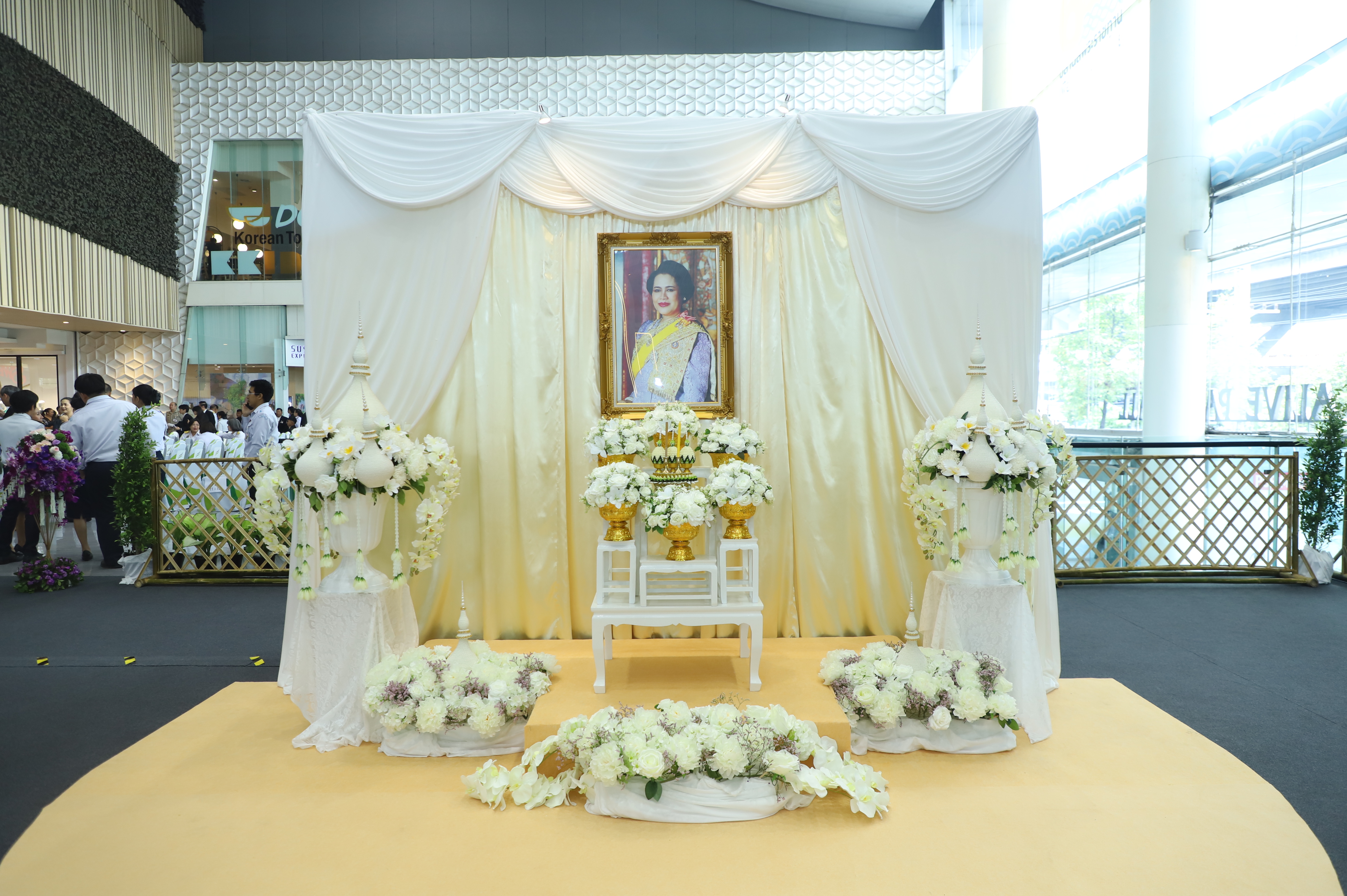 title - เลขาฯ ส.ป.ก. เฝ้ารับเสด็จ สมเด็จพระกนิษฐาธิราชเจ้า กรมสมเด็จพระเทพรัตนราชสุดาฯ สยามบรมราชกุมารี ทรงเป็นองค์ประธานเปิดงาน 60 ปี ปลานิลพระราชทาน เพื่อปวงชนชาวไทย